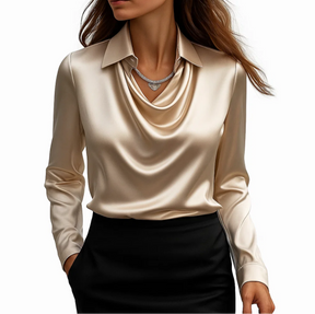 Compra 1 Blusa Elegante de Satén con Falda Drapeada y llévate 1 Par de Aretes Exclusivos BlomLane™